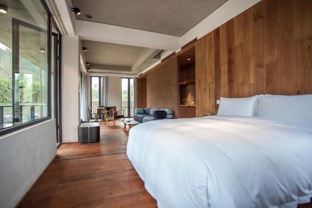 夏天泡温泉发朋友圈简单的句子 夏天泡温泉