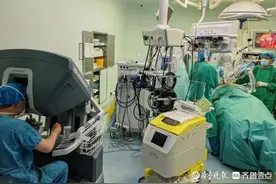 亚洲首例！青大附院开展机器人辅助肺脏移植微创手术图片