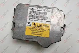 宝马mini电脑板拆解：功率器件大大减少图片