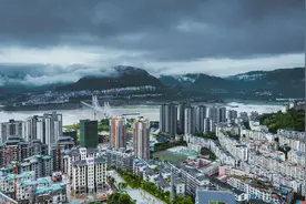 名校尽头是小县城？“考编热”也有遇冷的时候图片