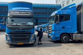 快递女司机的“开挂人生”：开20米长挂车丝滑入库，一度不被信任视频封面