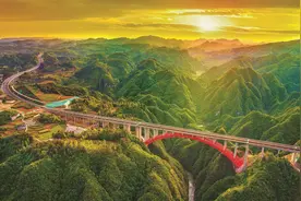 今天，一条“最美高速公路”通车啦图片