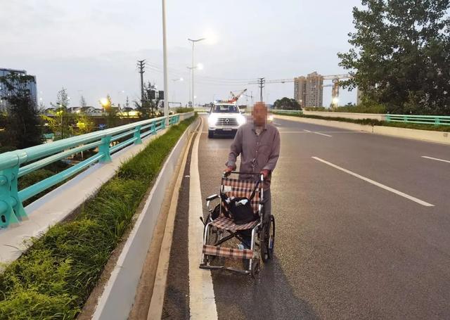 ����Υ���������·��ײ�������ɶ��������ѣ���ע���˳��а�ȫ