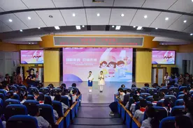 展示教改新成果！这所学校的课本剧为孩子们的“六一”添彩图片