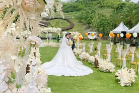 新娘开公交送自己出嫁 新郎：结婚是第3次坐她车 谈恋爱时2次乘车她没认出图片