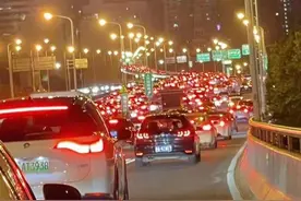 小时连线｜上海全面复工，寻常巷子里，寻常人家里，人们都在忙些什么？图片