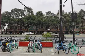 非机动车乱停现象如何惩治？这场活动中，市民代表贡献“金点子”图片