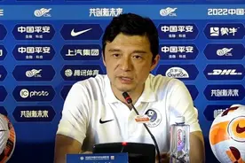 0:4输球后，谢晖坦言：大连人和武汉三镇的差距是全方面的图片