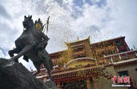 威武英雄破解版2020（格萨尔王世界唯一的活态史诗）