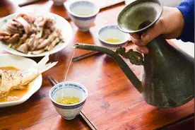 吃一杯黄酒过端午图片