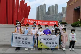 端午假期走读红色景点，走进渡江胜利纪念馆普及党史知识图片