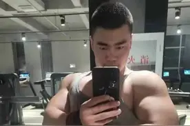 健身教练入伍后……图片