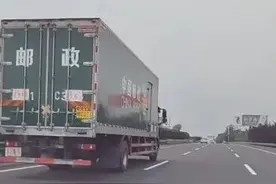 警车全程护航！高考试卷是这样押运的图片
