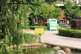 一边买一边扔，这日子没法过图片