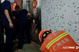广州一高考学生被困家中，消防快速破门，用消防车送往考场图片