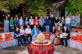 芒种邂逅外国经典文学 中原作家群聊“网格本”图片