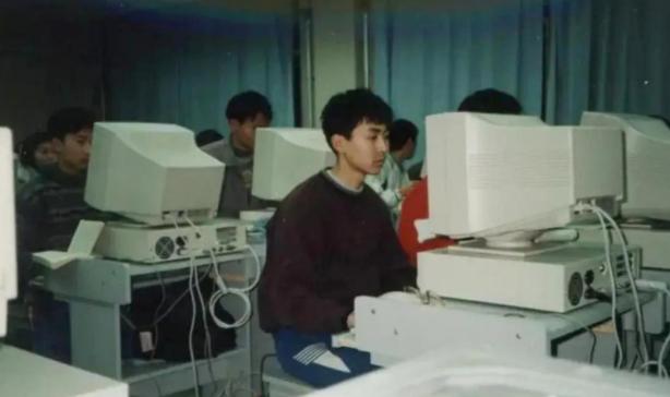 �̽���и߿���ʷ���߿���һ�죬����ӡ����������ض�������ʲô��