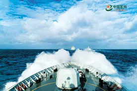 海军许昌舰副舰长周远城：大海不会辜负勇敢搏击风浪的人图片