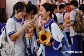 经历三年疫情的高中生毕业了，他们的高考感受如何？图片