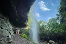 桂林这里有一处“夏日限定瀑布”！仅在五六月可见图片