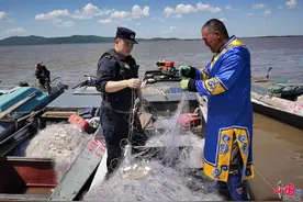 中俄两大界江进入禁渔期 佳木斯边境管理支队全力守护图片