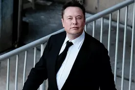 英国前议员要求推特去除其“俄官媒”标签，马斯克发俄语嘲讽图片