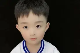 全网点赞的青岛小男孩，找到啦图片