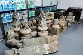 一边偷盗宫庙文物，一边求神拜佛？图片