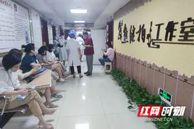 国医大师熊继柏在常德市第一中医医院坐诊，大批“铁粉”慕名而来图片