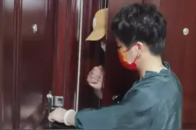 邻居门挨门，南宁一小区业主进出家门要“错峰”?图片