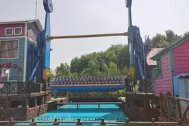 15名游客“悬”在半空？10分钟妥善“化解”！武汉欢乐谷进行突发事件应急演练图片