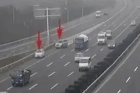 高速公路倒车请注意，一次性记满12分！｜一线微观图片