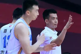 教练员岗位调整 解立彬转正成为首钢男篮主教练图片