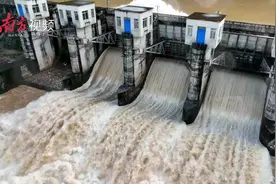 场面壮观！韶关始兴樟树湾水电站开闸泄洪图片