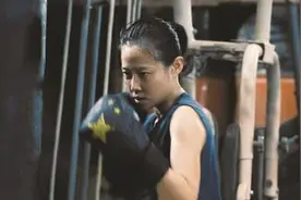 文艺评论丨谭卓：那些无法定义的角色里盛满了表演的勇气图片