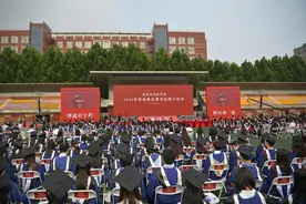 北京大学医学部2022年研究生毕业典礼暨学位授予仪式举行图片