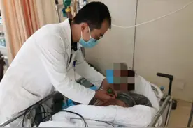 25岁男子突然头晕、大汗、晕厥，气温攀升，有人中暑了图片