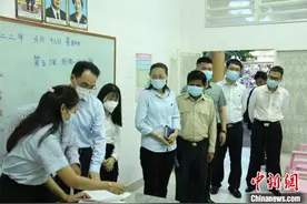 柬埔寨西哈努克省政府职员中文培训成效明显图片