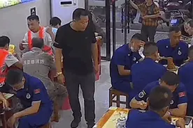 全网寻找这位黑衣大哥图片