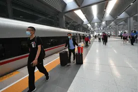 开通首日打卡北京丰台站，设计师、建设者和铁路迷这样说图片