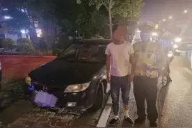 交警：“请出示驾驶证”司机：“没考下来呢！”图片