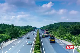 岳阳平江：红土地上的玉龙，“通平高速”带着老区人民奔向幸福的这十年图片