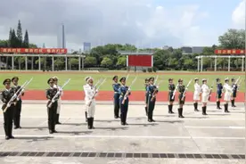 帅气！在香港当仪仗兵是什么体验？图片