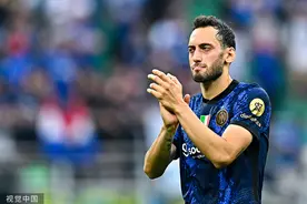 忠臣和叛徒的辩论？恰尔汗奥卢一席话，得罪伊布和米兰全城图片