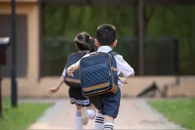 学生在校打闹受伤该由谁担责？停车时压碎小区井盖需要赔偿吗？民法典来解答图片