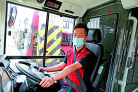 25岁巴士车长：香港安定太平 路路畅通图片
