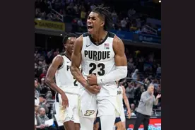 活塞用5号签选中后卫杰登-艾维图片