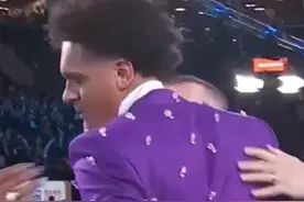 30秒｜独占鳌头！保罗-班切罗成为2022年NBA选秀大会状元图片