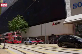 「香港回归25周年」香港巴士换红色“新装”庆回归祖国25周年图片