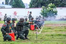 喜迎二十大 高原新气象丨考场接轨战场，直击半年军事考核火爆现场图片